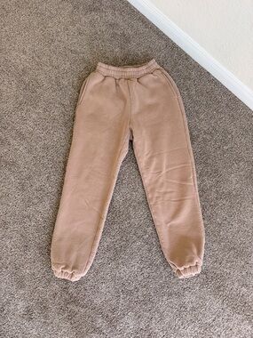 Comfrt Elastic-Waist Joggers in Taupe